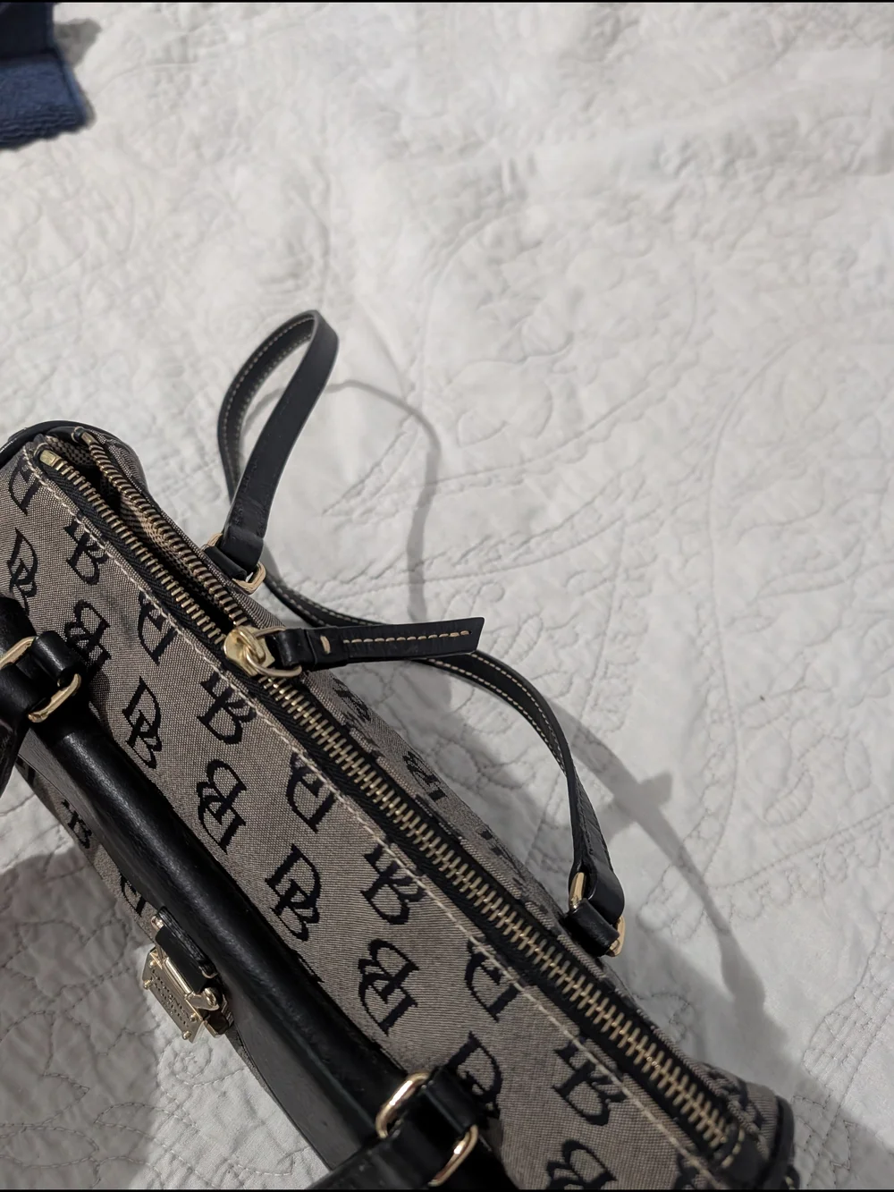 Dooney & Bourke Black and Tan Logo Shoulder Bag - Picture 4 of 9